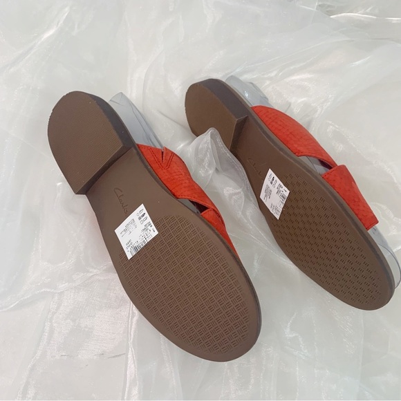 Collection by Clarks, Suede Declan, Ivy Slide Sandal! - Picture 3 of 7